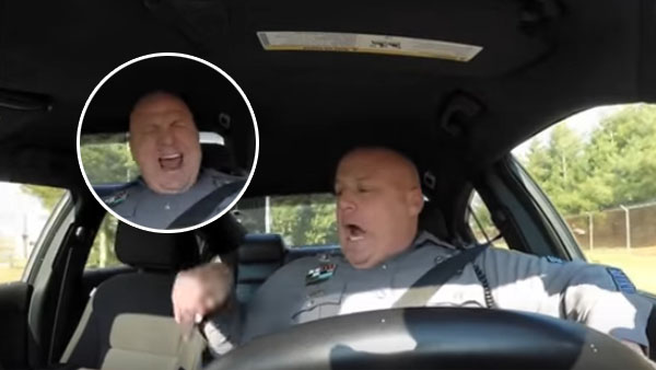 Polismannen glömde att stänga av sin kamera i bilen – och vi fick oss ett riktigt gott skratt